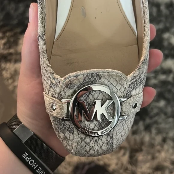 Stylish Gray Women's Loafers - Picture 3 of 5